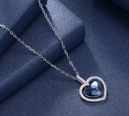ETHEREAL Crystal Diamond Heart Necklace