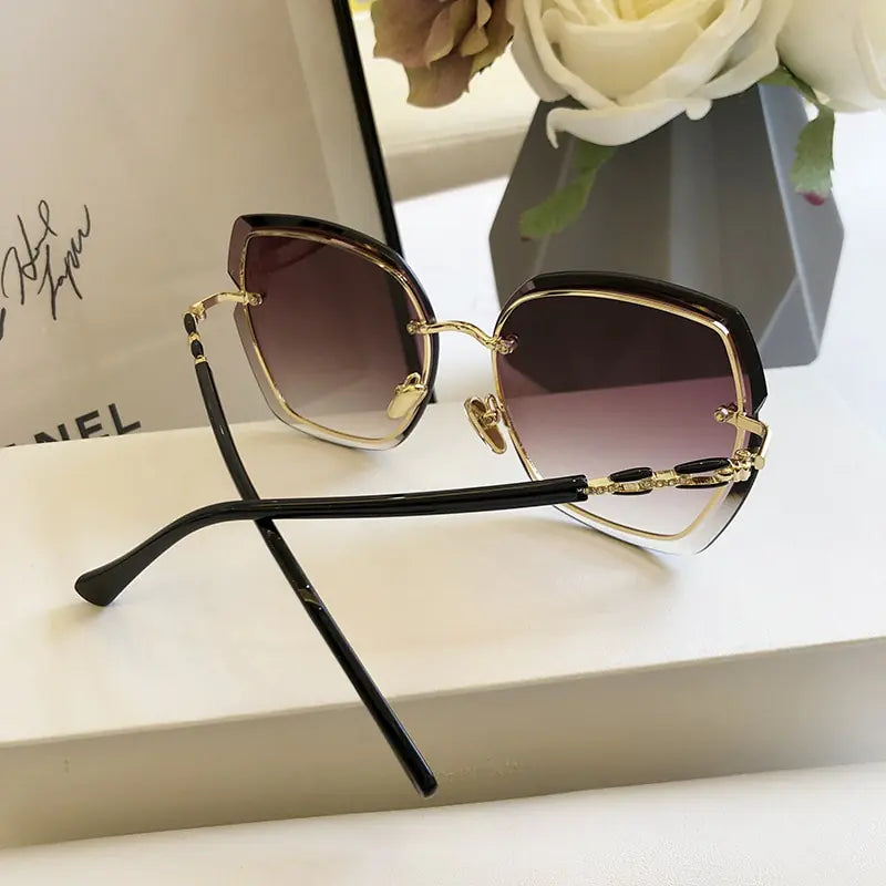 ETHEREAL Rimless Square Sunglasses